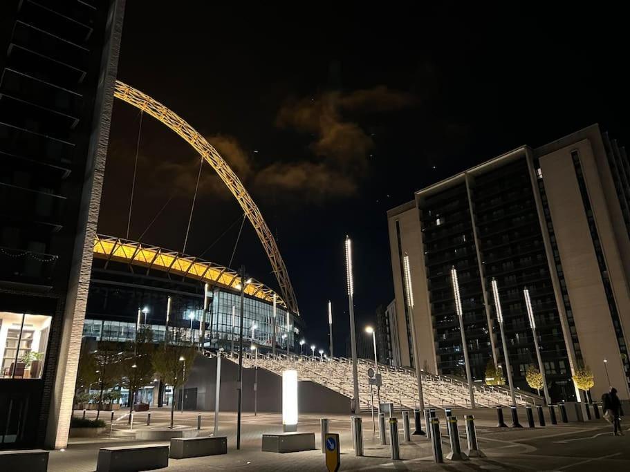 Beautiful Stay In Central Wembley Лондон Екстериор снимка