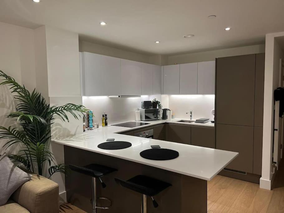 Beautiful Stay In Central Wembley Лондон Екстериор снимка