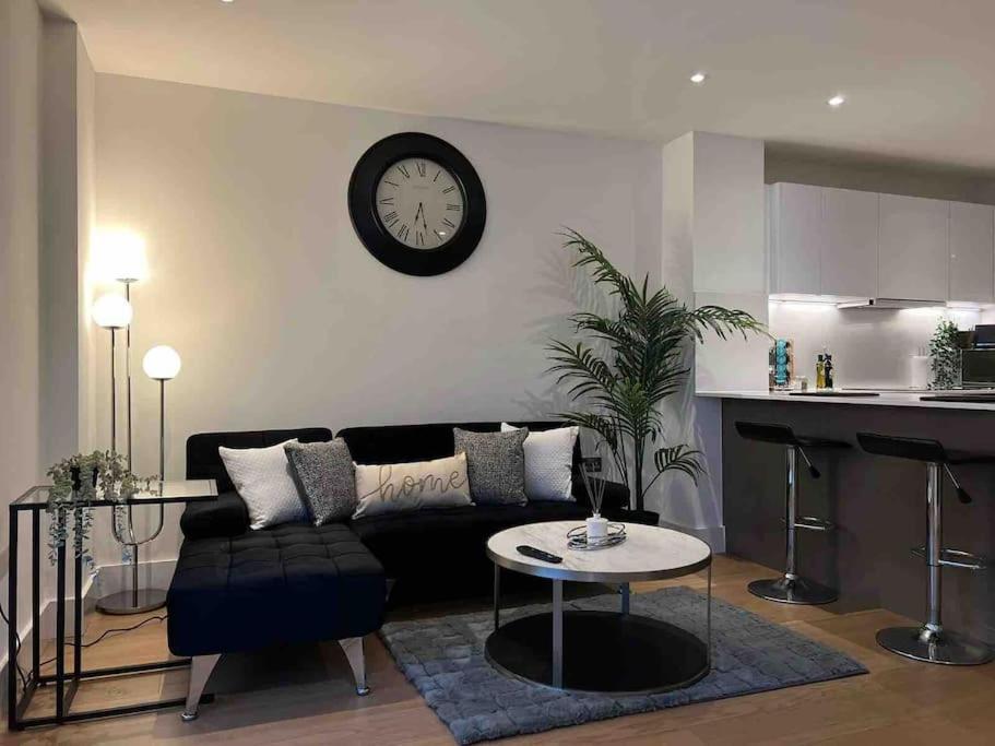 Beautiful Stay In Central Wembley Лондон Екстериор снимка