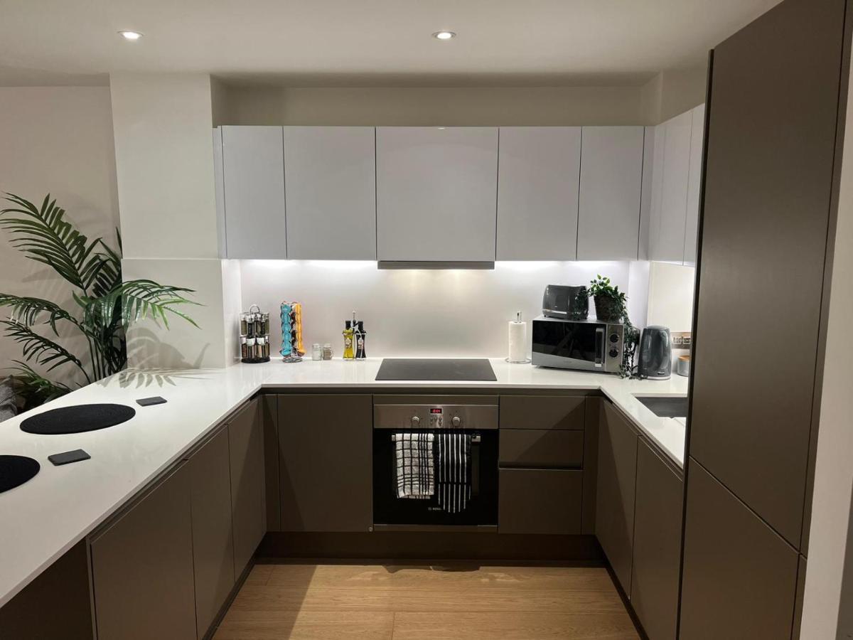 Beautiful Stay In Central Wembley Лондон Екстериор снимка
