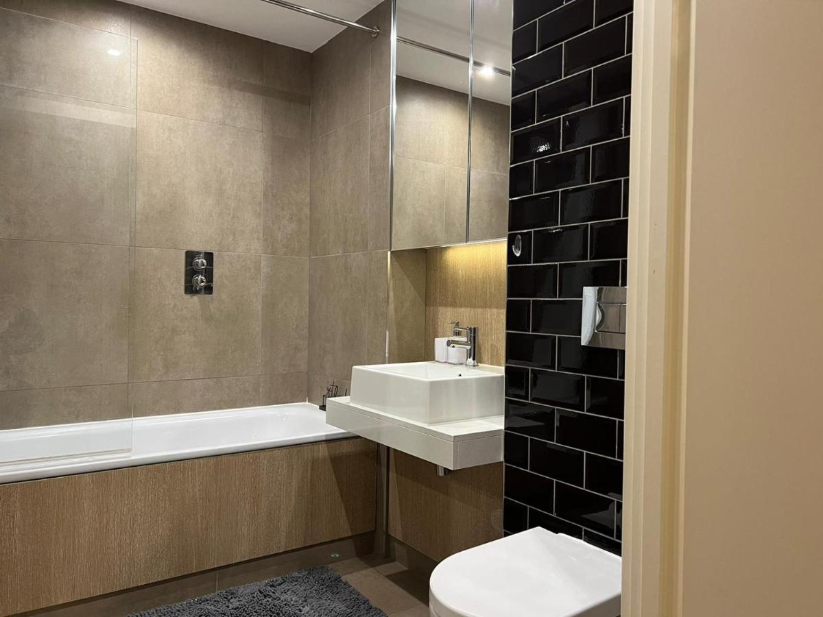 Beautiful Stay In Central Wembley Лондон Екстериор снимка